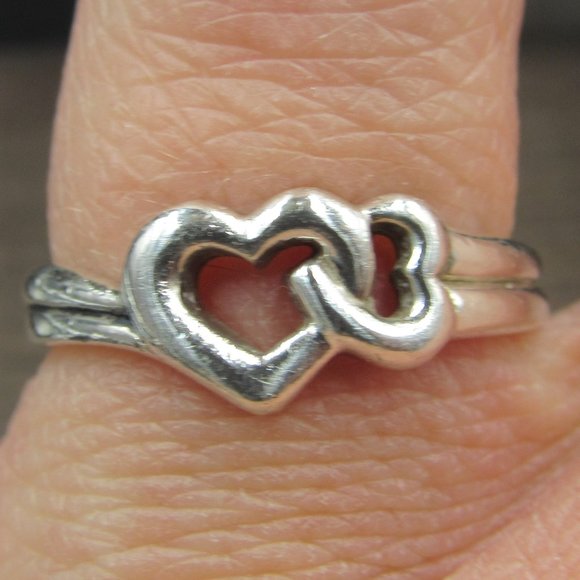 Jewelry - Size 5.75 Sterling Silver Interlocked Hearts Band